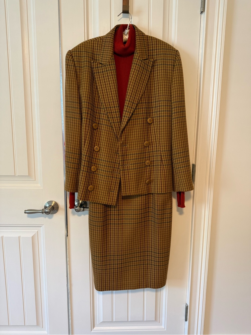 Ellen Tracy Mustard Houndstooth Double-Breasted Skirt Suit with Rust Turtleneck